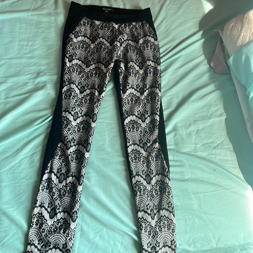 Black and white patterned leggings